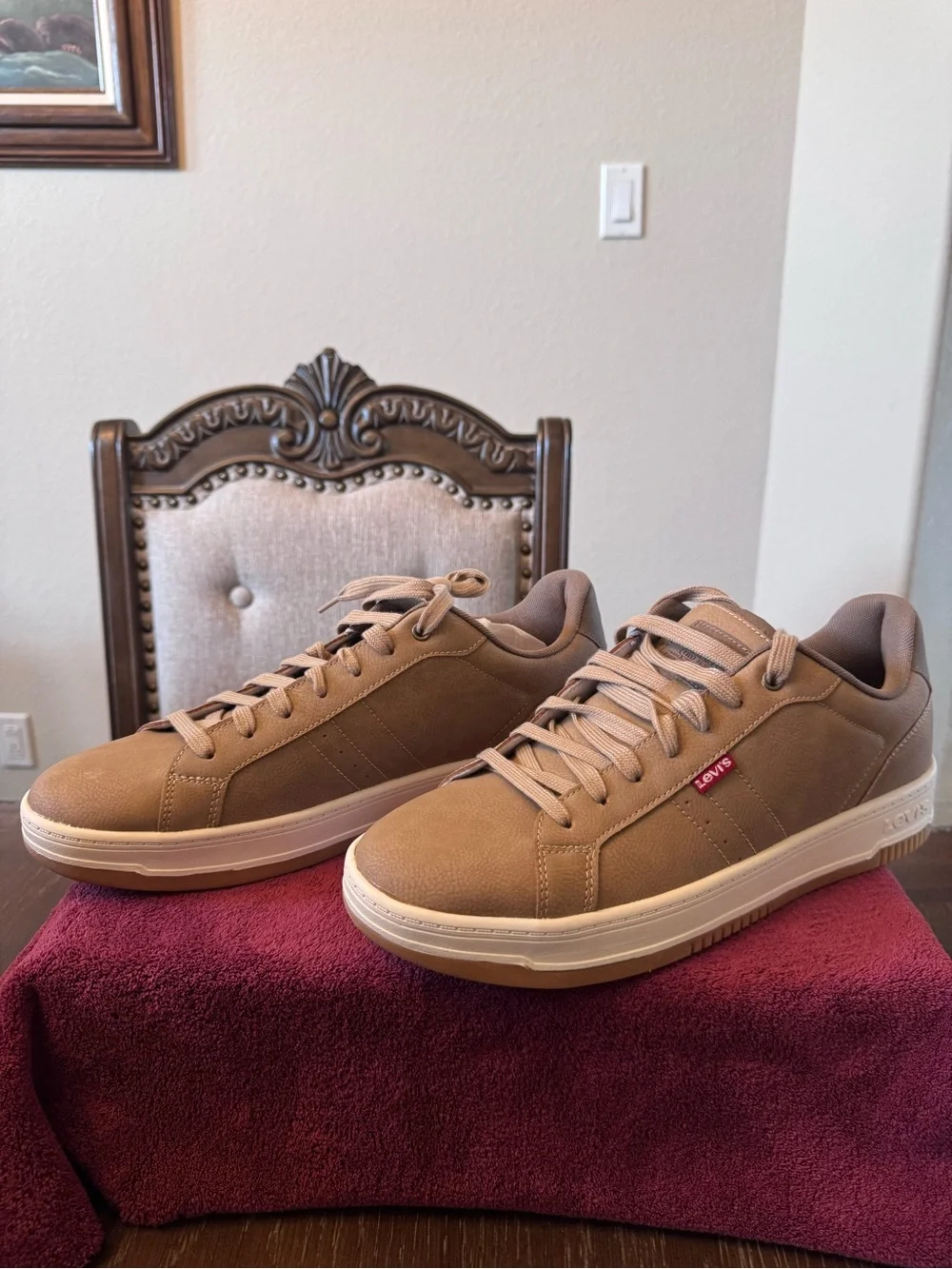 11 Men’s Levi's Casual Low-Top Sneakers in Tan